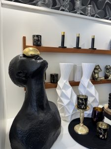 Exklusive Wohn-Accessoires in Schwarz, Weiß und Gold