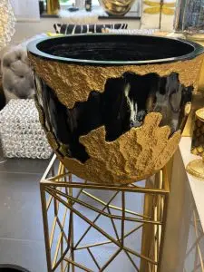 Exklusiver Pflanztopf in Schwarz-Gold mit Struktur-Optik