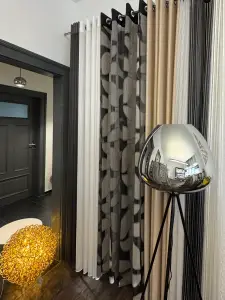 Moderne Gardinen in Beige, Grau und Weiß